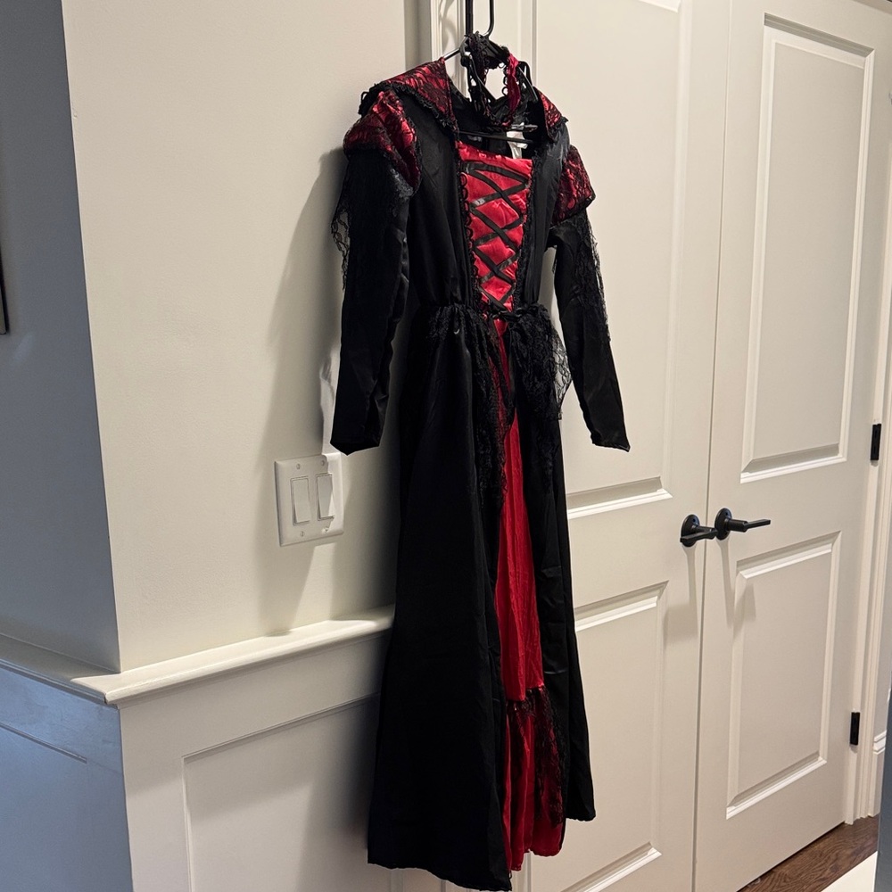 Girl’s Victorian Vampire Dress with matching Tiara and Choker, size L (10-12)